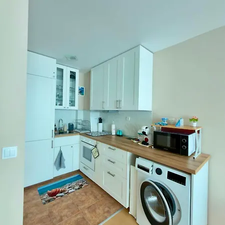 Side Apartment